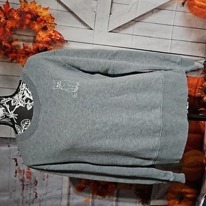 Kirkland Signature Gray Long Sleeve Sweatshirt with Stitched Cat. Size Medium